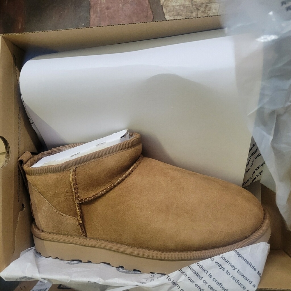 UGG Classic Ultra Mini Chestnut Boots - Picture 3 of 3